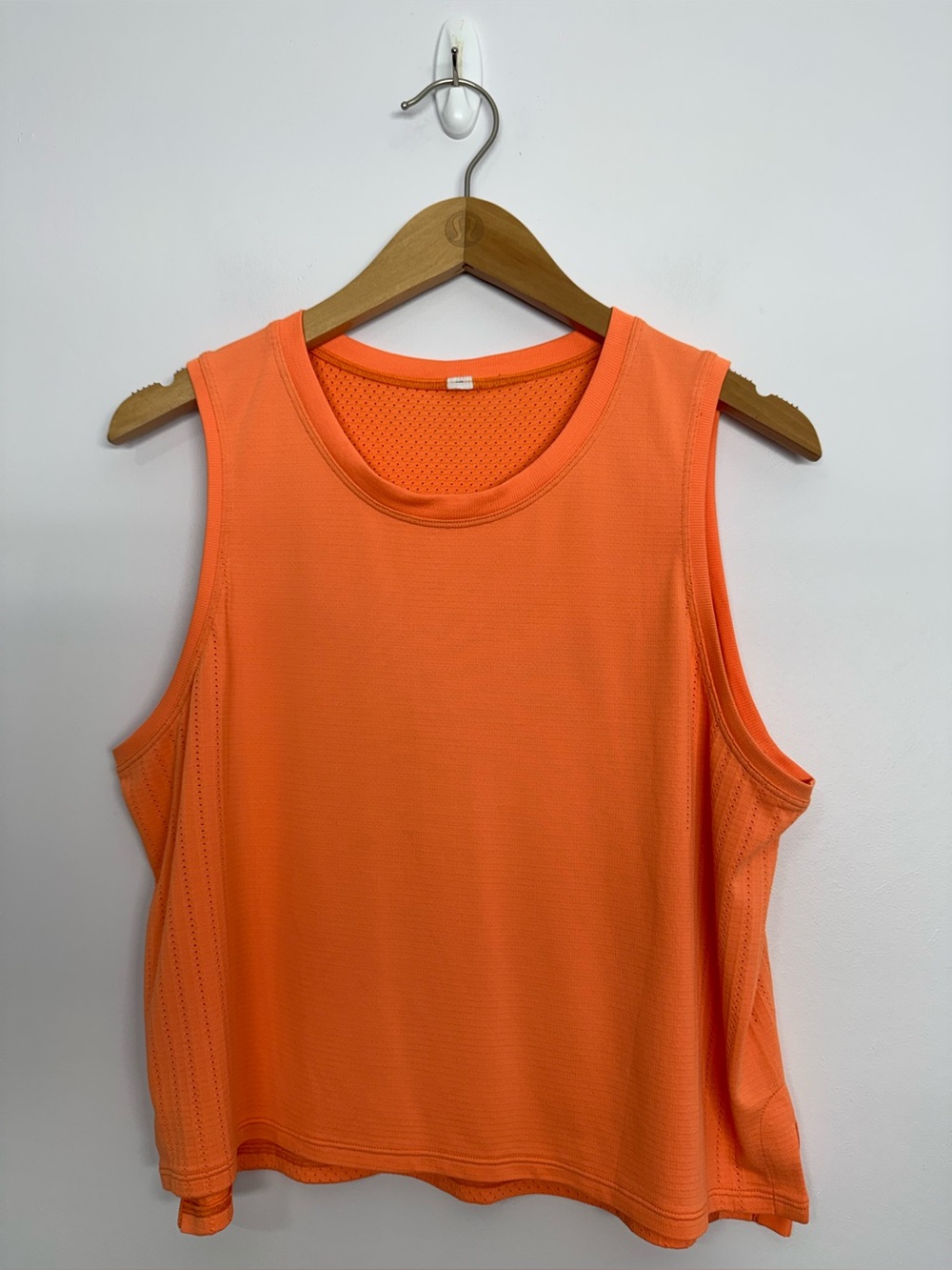 173: Lululemon Train to Be Tank Orange Soda Size 12? 21” PTP